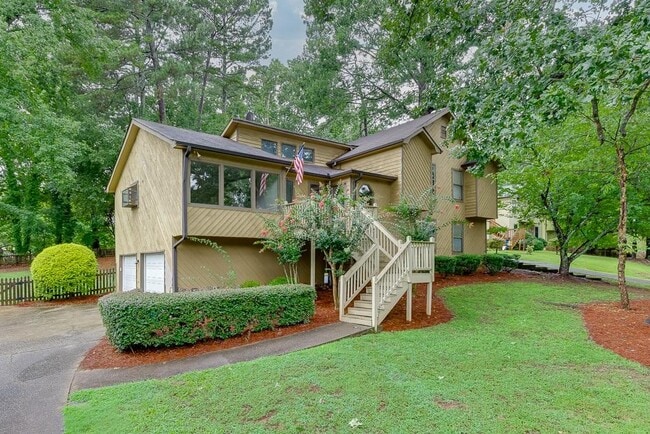 property at 2811 Pine Cone Ln
