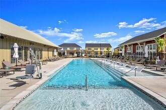 91 Bass Rd, Unit A208 in Warner Robins, GA - Building Photo - Building Photo