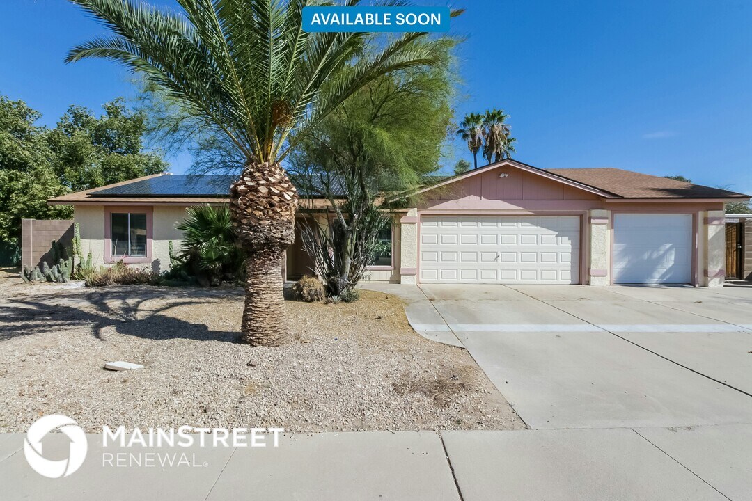 4924 W Villa Rita Dr in Glendale, AZ - Building Photo