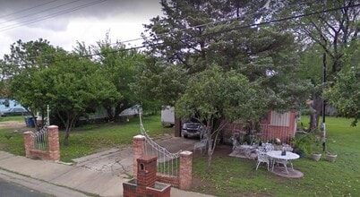 6104 Kasper St in Austin, TX - Building Photo - Building Photo