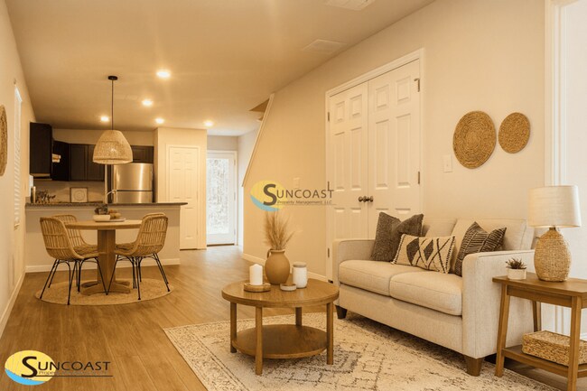 5677 110th St in Jacksonville, FL - Foto de edificio - Building Photo