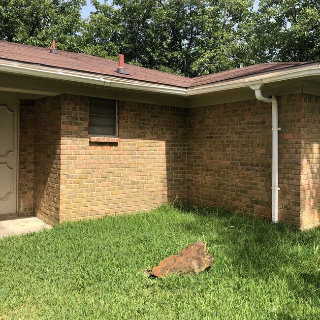 125 N Jessup St in Alvarado, TX - Foto de edificio - Building Photo