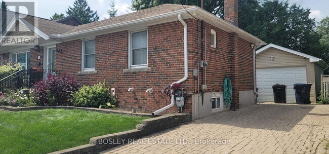 6 Youngmill Dr in Toronto, ON - Building Photo - Building Photo