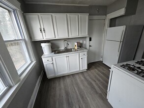 11008 Kinsman Rd in Cleveland, OH - Building Photo - Building Photo