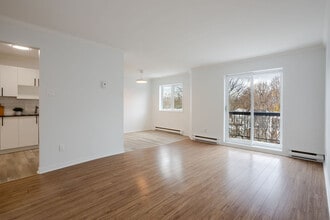 91 AV JOLLIET in Candiac, QC - Building Photo - Building Photo