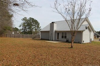 217 Hobson Ct in Raeford, NC - Building Photo - Building Photo