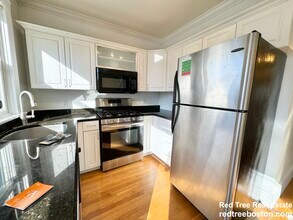 3 Grimes St, Unit 1 in Boston, MA - Foto de edificio - Building Photo