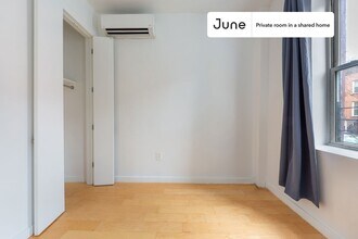 Private bedroom in 4 bed/2 bath Home in New York, NY - Building Photo - Building Photo