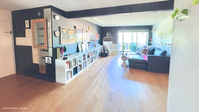 5460 White Oak Ave, Unit C315 in Encino, CA - Building Photo - Building Photo