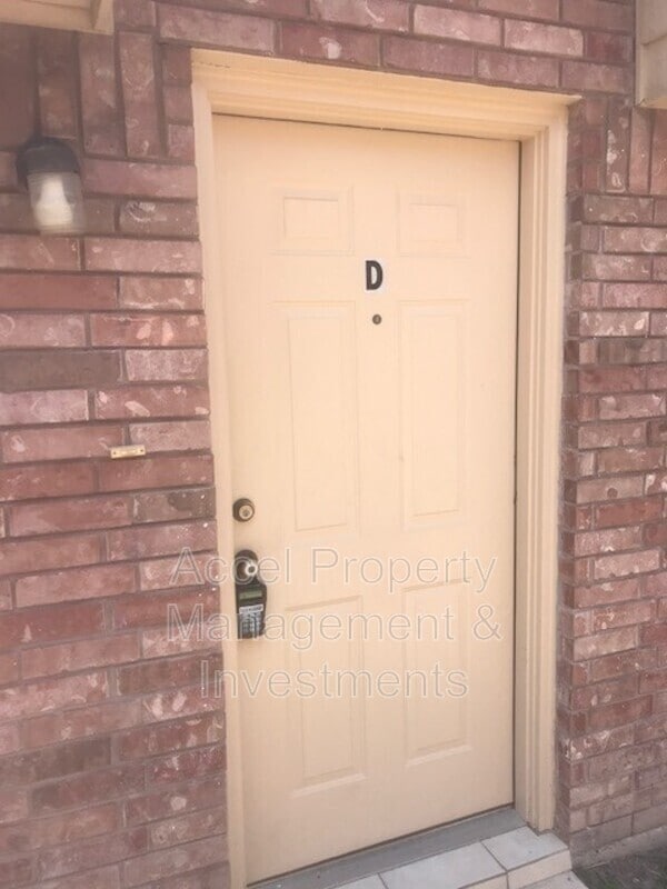 1304 E Quail St in Pharr, TX - Building Photo - Building Photo