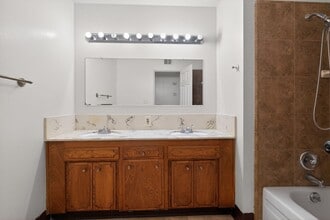 4115 N Briarwood Ave in Fresno, CA - Building Photo - Building Photo