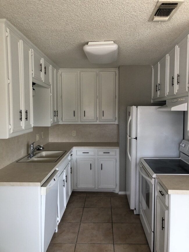 6512 22nd St in Lubbock, TX - Foto de edificio - Building Photo