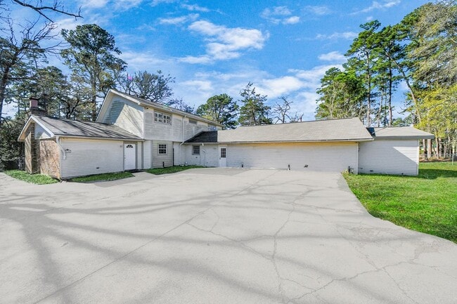 3130 Old Houston Rd in Huntsville, TX - Building Photo - Building Photo