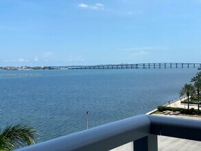 1155 Brickell Bay Dr, Unit 607 in Miami, FL - Building Photo - Building Photo