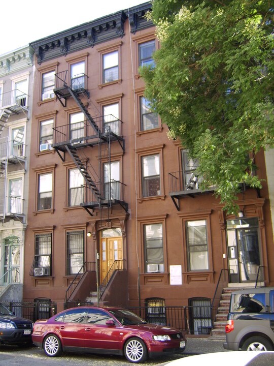 118 E 117th St in New York, NY - Building Photo