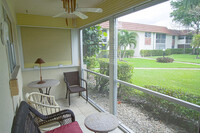 22765 SW 66th Ave in Boca Raton, FL - Foto de edificio - Building Photo