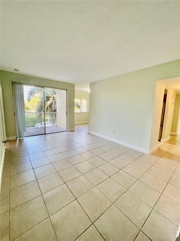 7085 Nova Dr, Unit 223 in Davie, FL - Foto de edificio - Building Photo