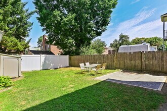 44 Churchill St in Fairfield, CT - Building Photo - Building Photo