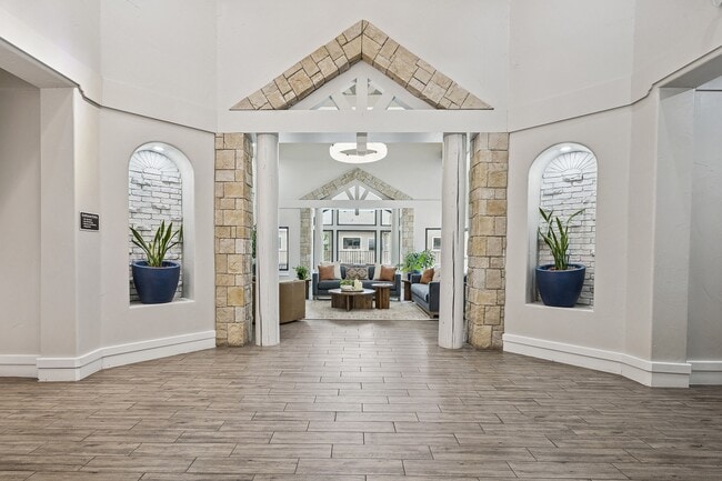 Grand Centennial Apartments in Colorado Springs, CO - Foto de edificio - Building Photo