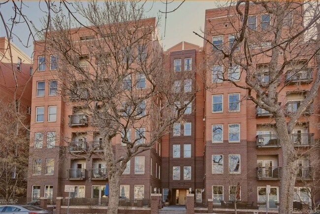 1630 N Clarkson St, Unit 514 in Denver, CO - Building Photo - Building Photo