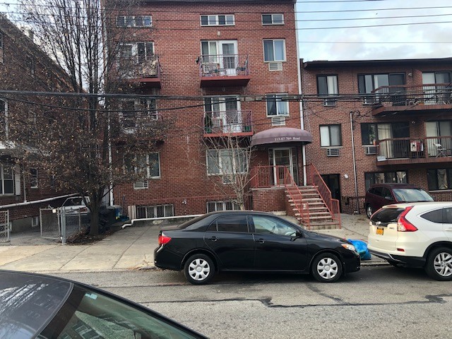 GALAPO BUILDING in Forest Hills, NY - Foto de edificio