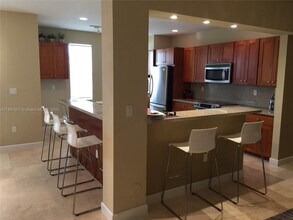 10770 NW 76th Ln in Medley, FL - Building Photo - Building Photo
