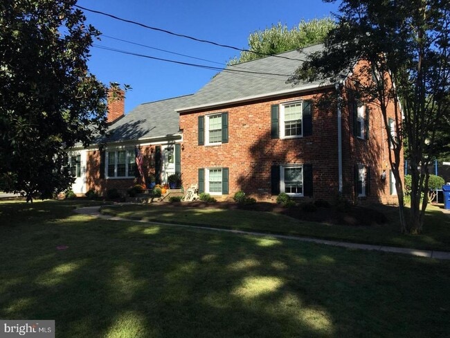 1048 Dalebrook Dr in Alexandria, VA - Building Photo - Building Photo