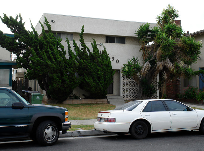 11630 Eucalyptus Ave in Hawthorne, CA - Building Photo - Building Photo