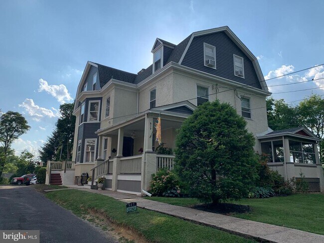 property at 517 Walnut St
