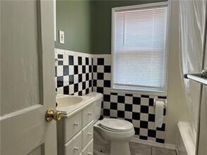 180 Yorktown Rd in North Kingstown, RI - Building Photo - Building Photo