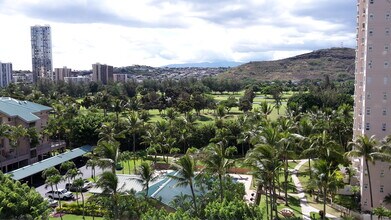 3009 Ala Makahala Plz, Unit 809 in Honolulu, HI - Building Photo - Building Photo