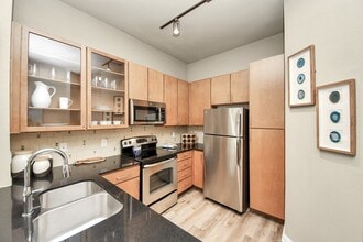 5455 Richmond Ave. in Houston, TX - Building Photo - Building Photo