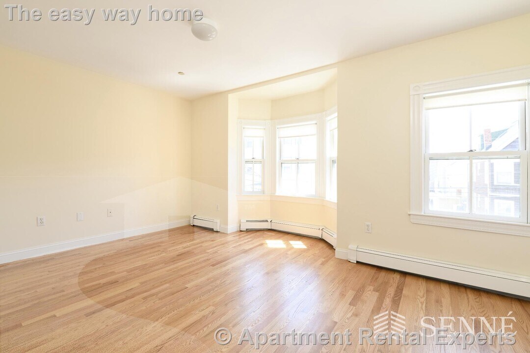 33 Roberts Rd in Cambridge, MA - Building Photo
