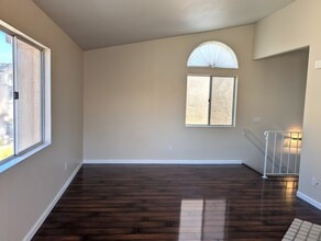 18842 Vista Del Canon in Santa Clarita, CA - Building Photo - Building Photo