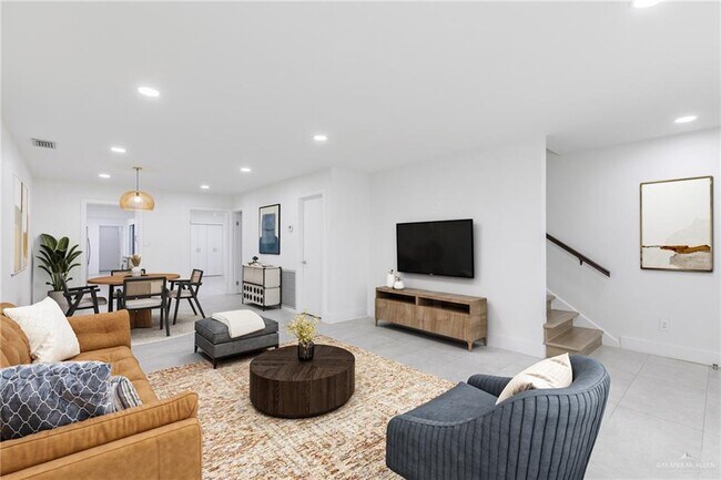 21 S 5th St in McAllen, TX - Building Photo - Building Photo