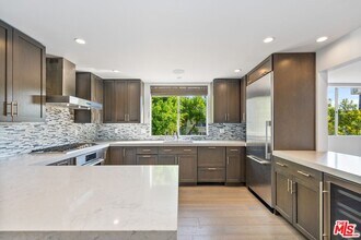 1129 Larrabee St in West Hollywood, CA - Building Photo - Building Photo