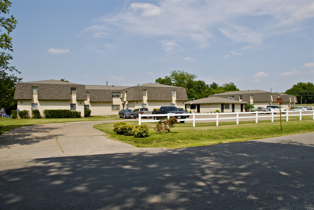 Heritage of Newark in Newark, TX - Building Photo