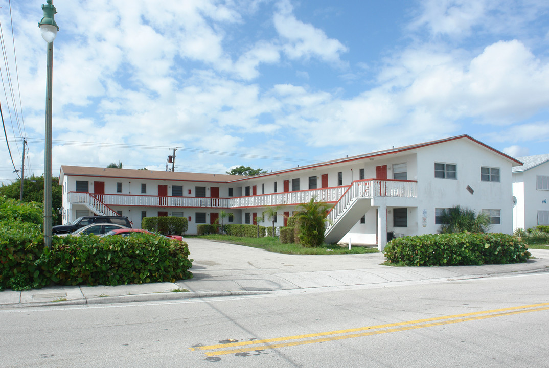 1531 S Federal Hwy in Lake Worth, FL - Building Photo