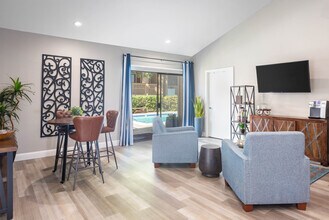 Vista Oaks in Martinez, CA - Building Photo - Building Photo