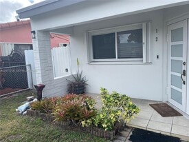 7110 Hope St in Hollywood, FL - Building Photo