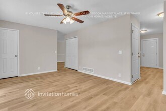 574 Stonewood Dr in Stone Mountain, GA - Foto de edificio - Building Photo