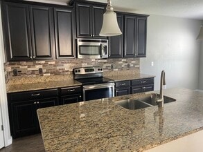 1122 Ballard Green Pl in Brandon, FL - Building Photo - Building Photo
