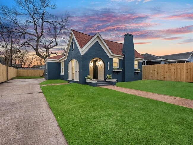 5312 Jefferson St in Houston, TX - Building Photo - Building Photo