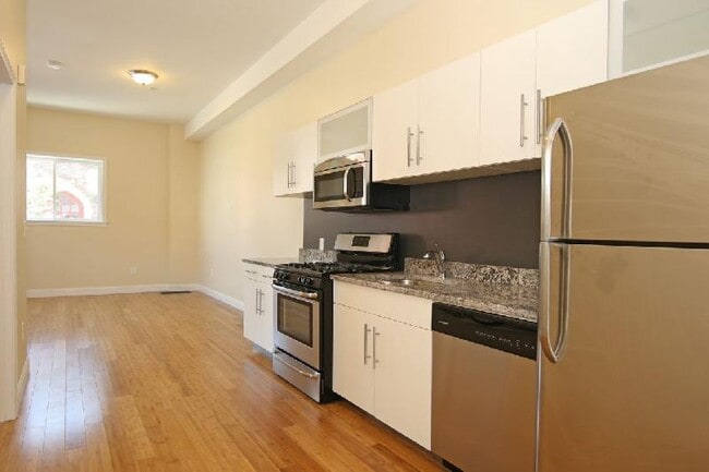 47 Orleans St, Unit 1 in Boston, MA - Building Photo - Building Photo