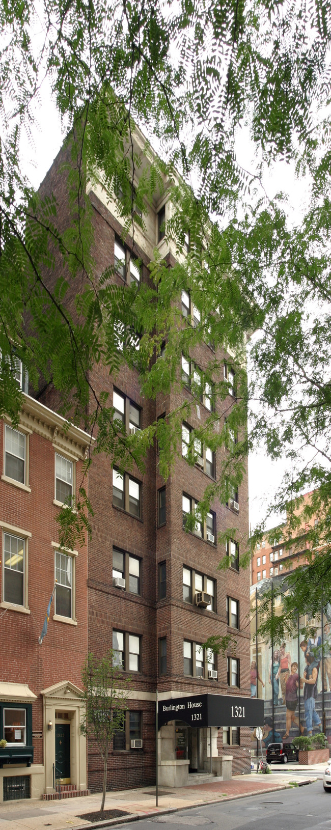 The Burlington House Apartments in Philadelphia, PA - Building Photo - Building Photo