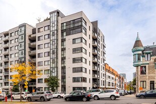 Le Central in Montréal, QC - Building Photo
