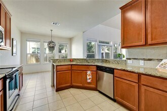 2410 Great Oaks Dr in Round Rock, TX - Building Photo - Building Photo