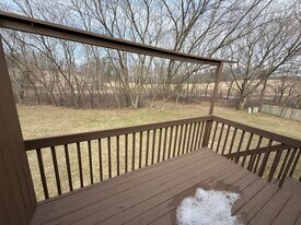 1350 Sunnydale Cir, Unit 1348 in West Bend, WI - Building Photo