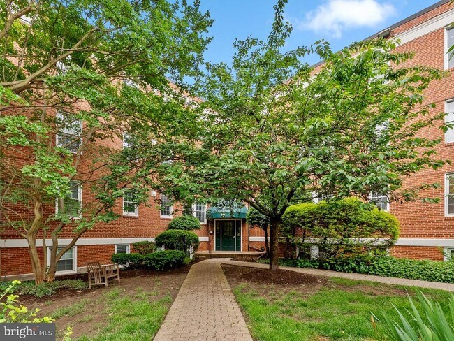 property at 22 S Old Glebe Rd