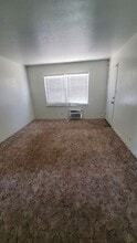 2047 Glendale Ave in Modesto, CA - Building Photo - Building Photo